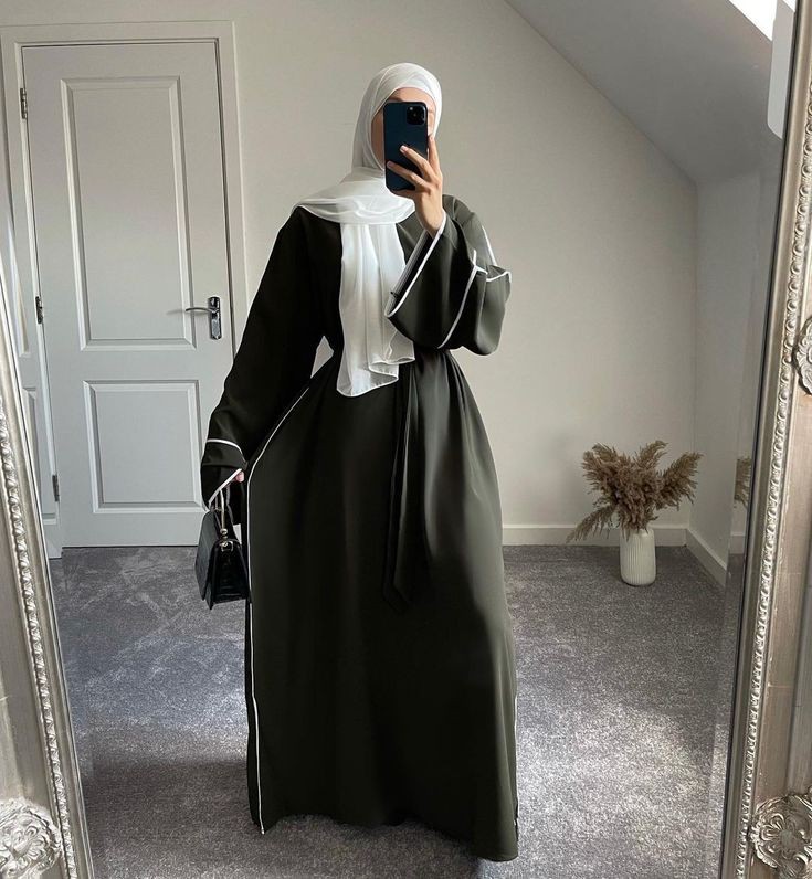 Decent Abaya Styles for Muslim Ladies