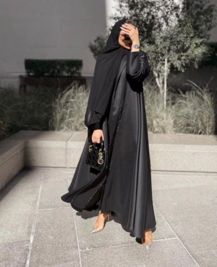 Decent Abaya Styles for Muslim Ladies