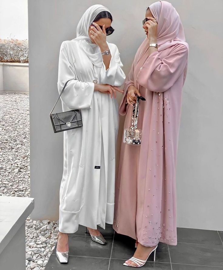 Decent Abaya Styles for Muslim Ladies