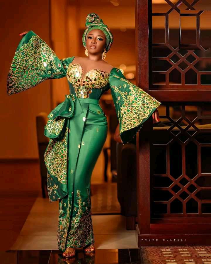 Best Asoebi Styles for Wedding and Party Guests in 2022