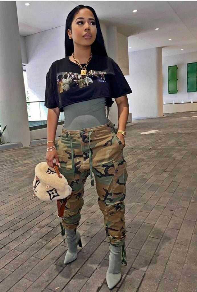 18 Cargo Pants Outfit Ideas to Wear for 2023