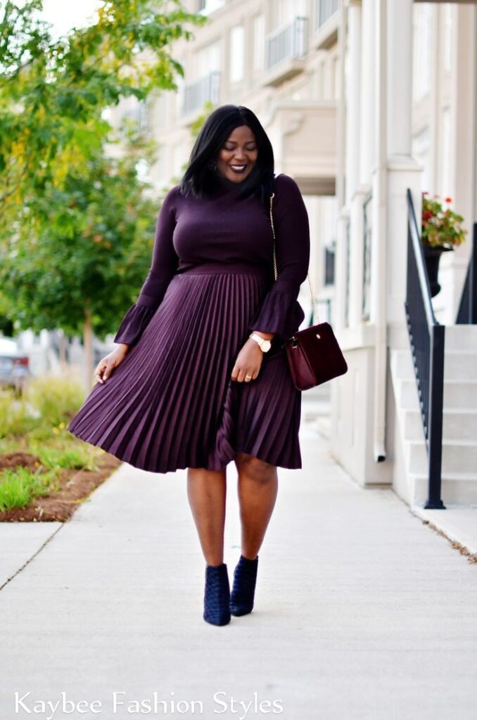 How To Wear a Pleated Skirt in Fall 