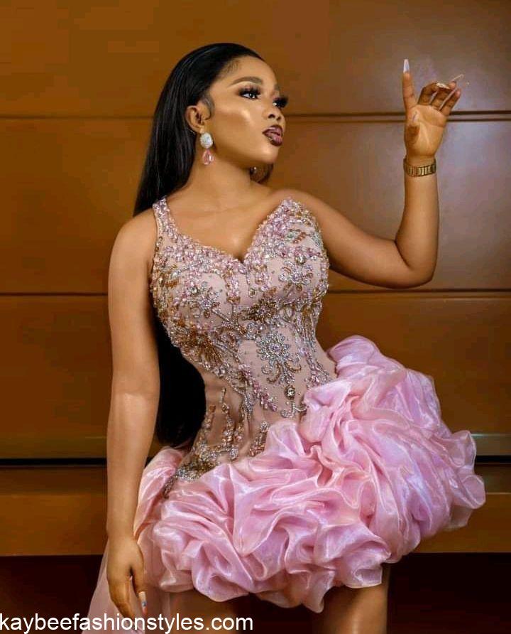 Best Short Dinner Gown Styles for Nigerian Ladies in 2023