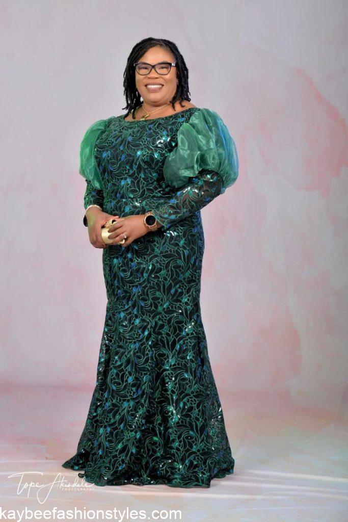 Latest Matured Lace Gown Styles for Mothers 