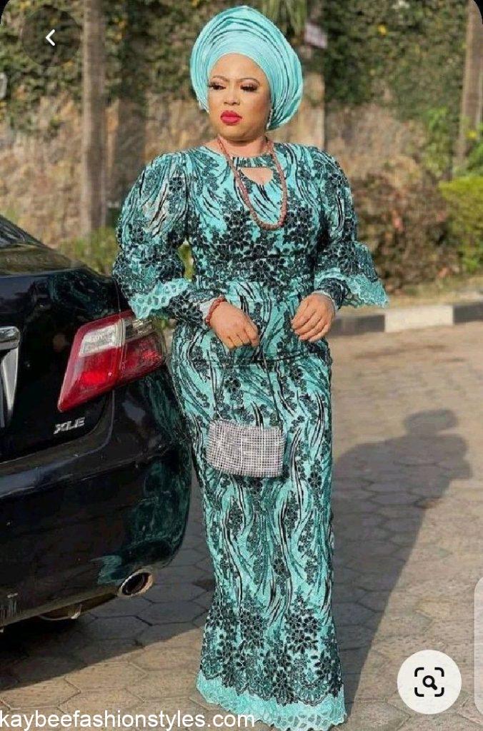 Latest Matured Lace Gown Styles for Mothers 