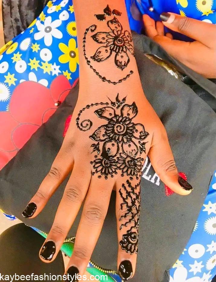 20 Simple Henna Designs in Nigeria