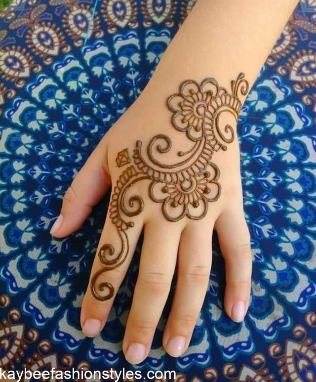 20 Simple Henna Designs in Nigeria