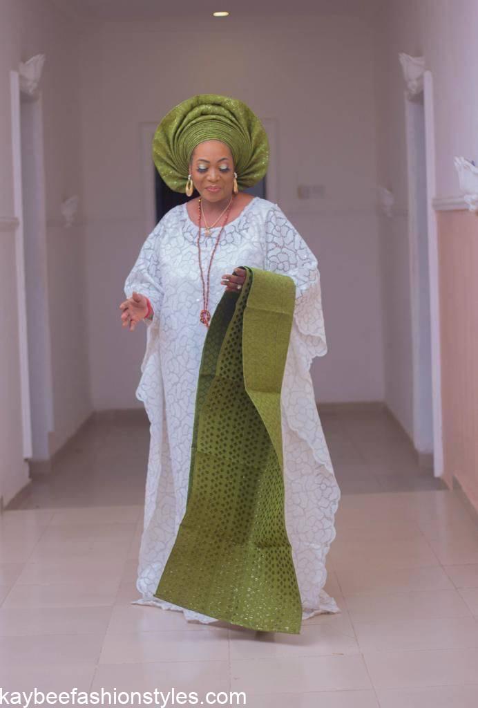 Latest Matured Lace Gown Styles for Mothers 