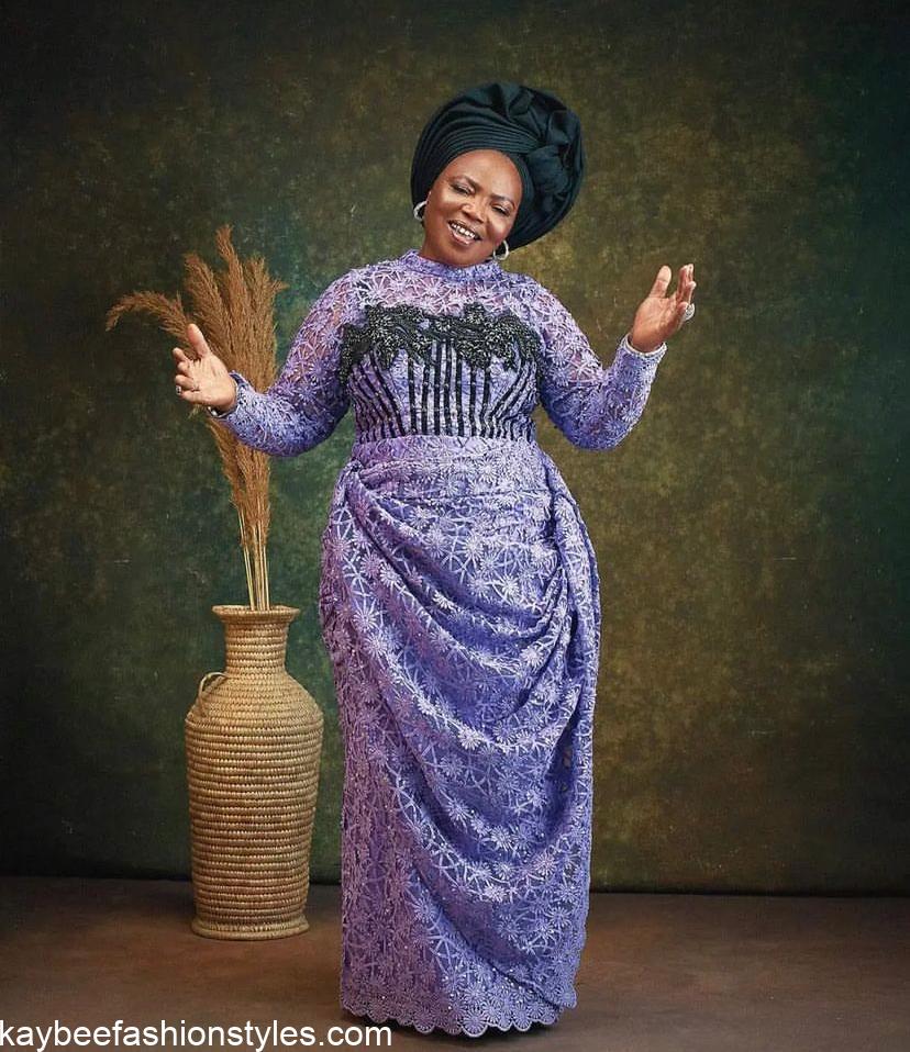 Latest Matured Lace Gown Styles for Mothers 