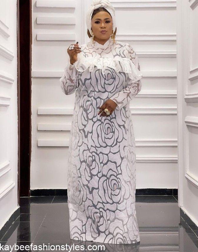 Latest Matured Lace Gown Styles for Mothers 