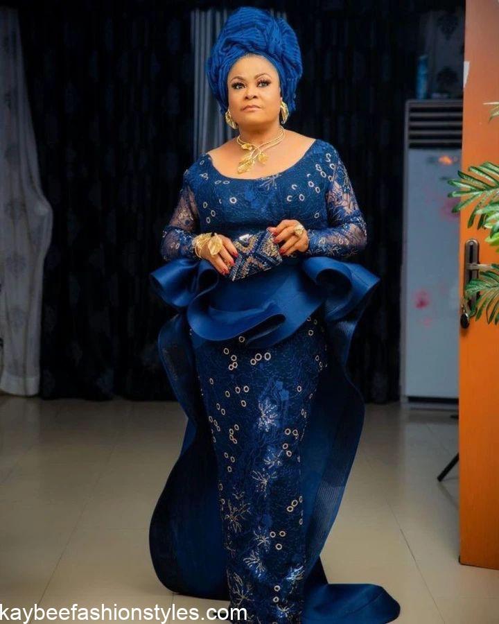 Latest Matured Lace Gown Styles for Mothers 