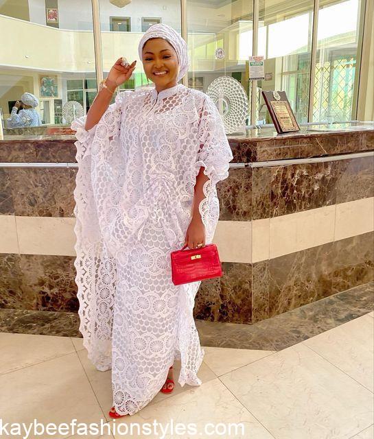 Best White Lace Styles for Ladies
