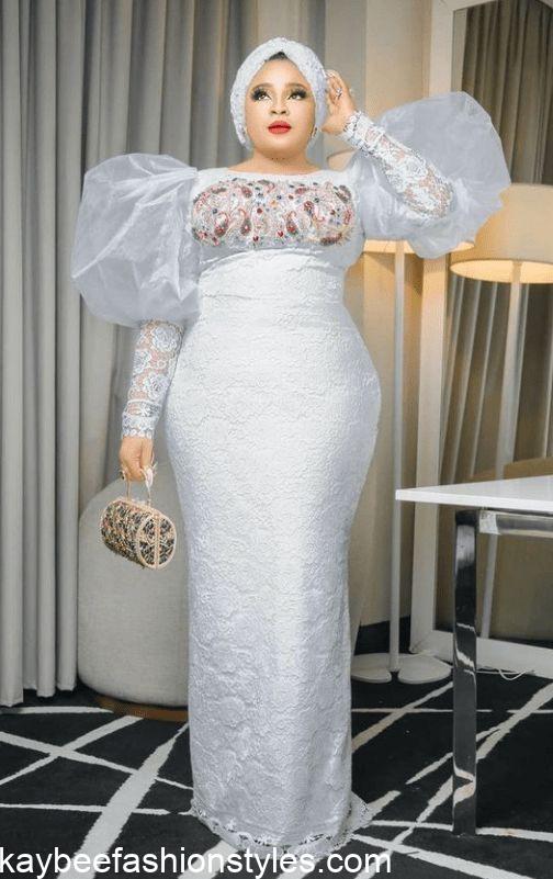Best White Lace Styles for Ladies