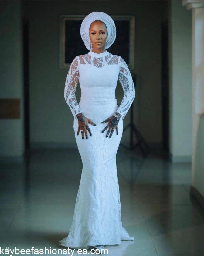 Best White Lace Styles for Ladies