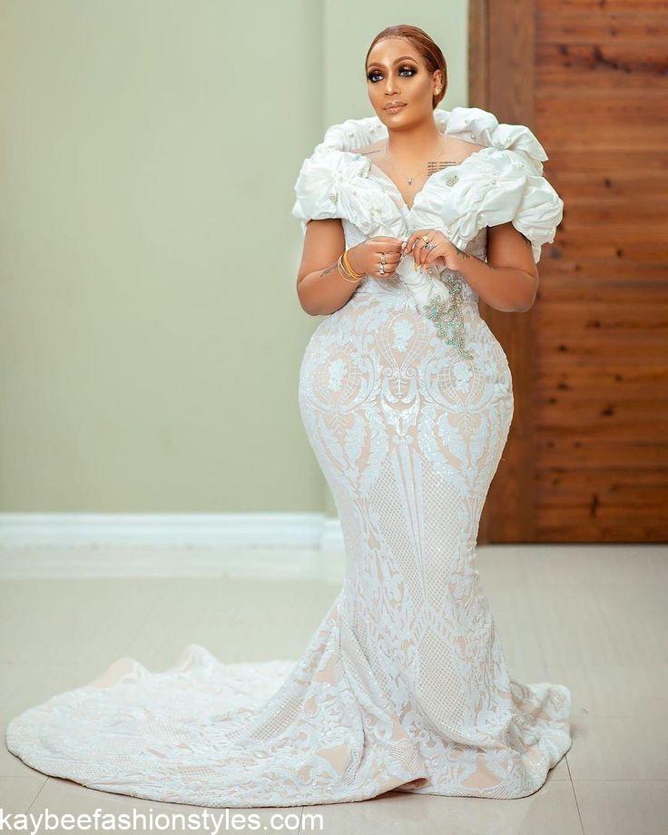 Best White Lace Styles for Ladies