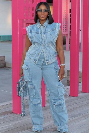How To Style Cargo Jeans for Ladies: 15 Best Ways - Kaybee Fashion Styles
