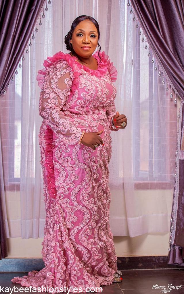 Matured Lace Styles for Christmas