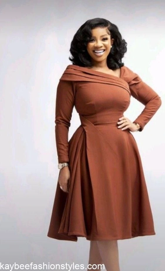 English Gown Styles for Ladies