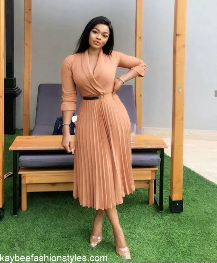 How To Style A Pleated Skirt
