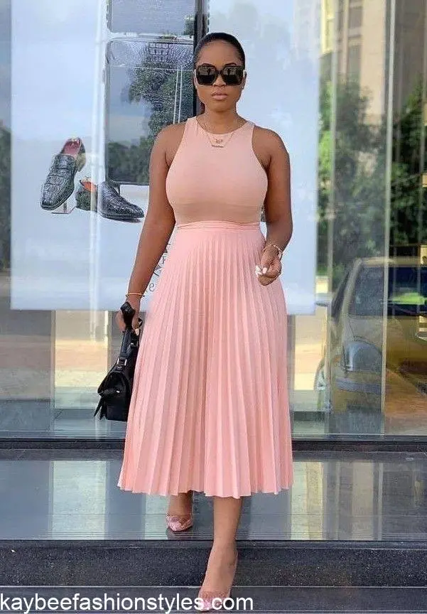 How To Style A Pleated Skirt