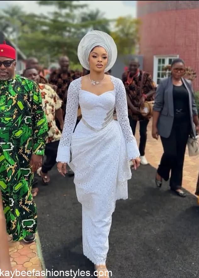 Latest White Lace Asoebi Styles